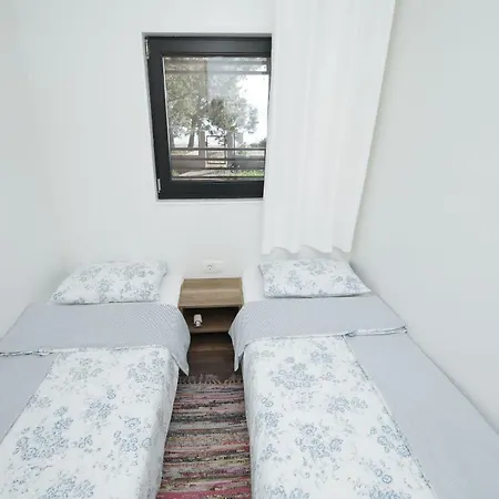 Mobile Safir Biograd Na Moru