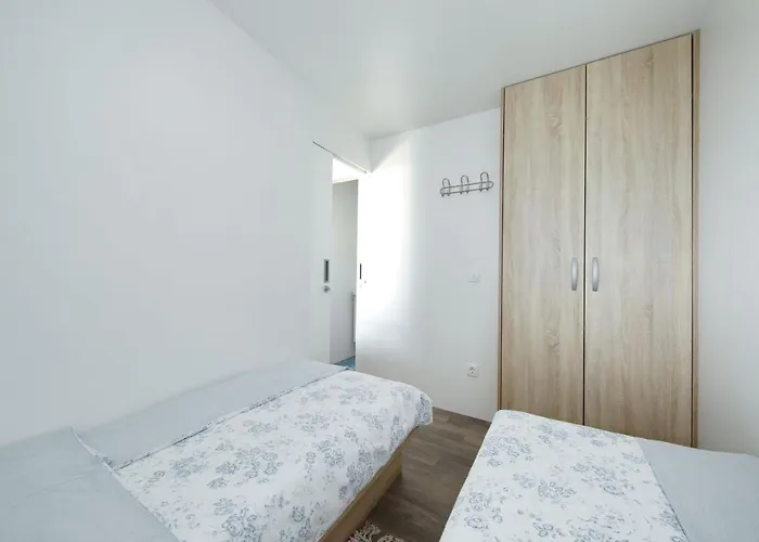 Mobile Safir Nyaraló Biograd na Moru